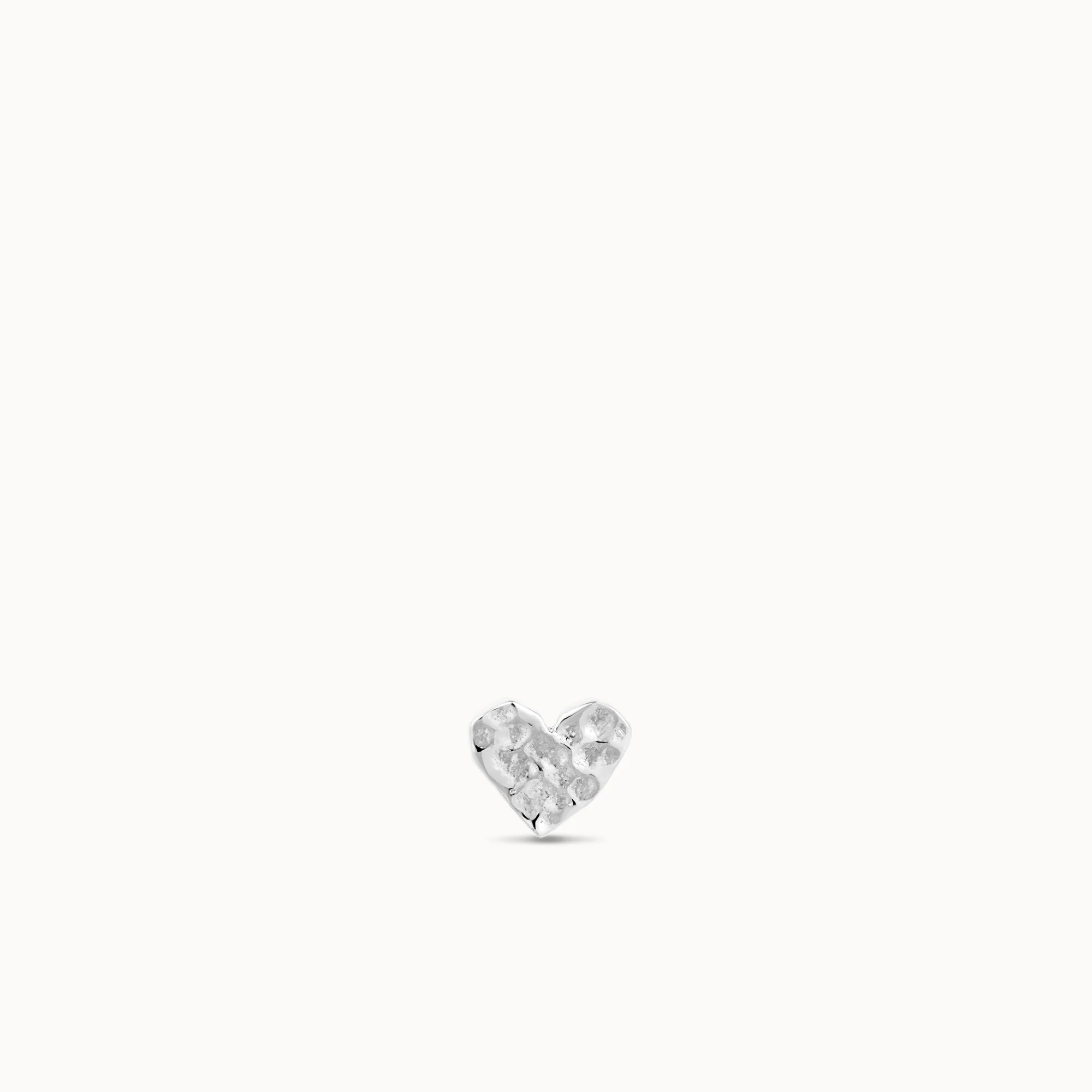 14k Hammered Heart Flat Back Stud - Image 3